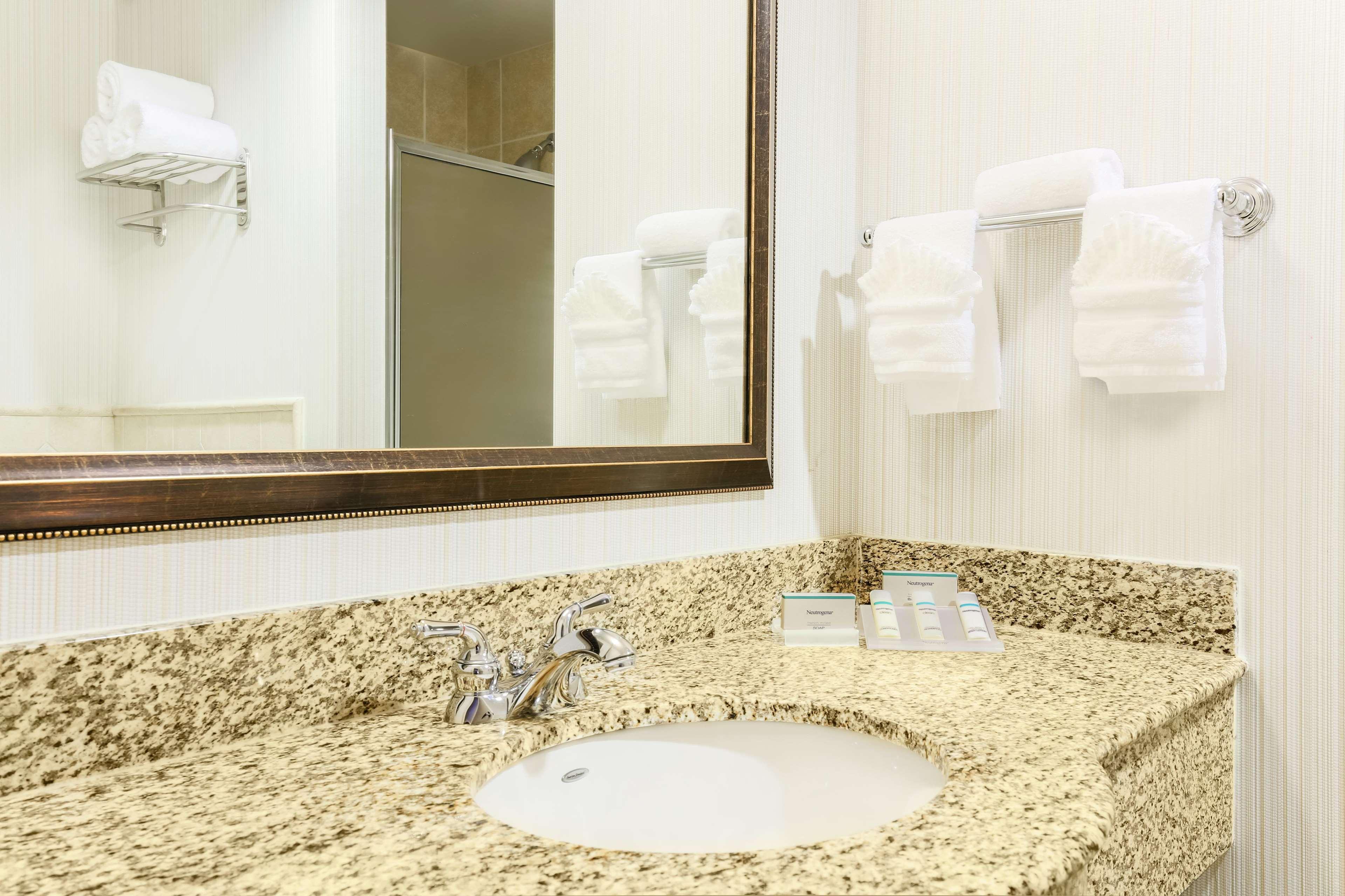 Hilton Garden Inn Dallas Lewisville Exterior photo