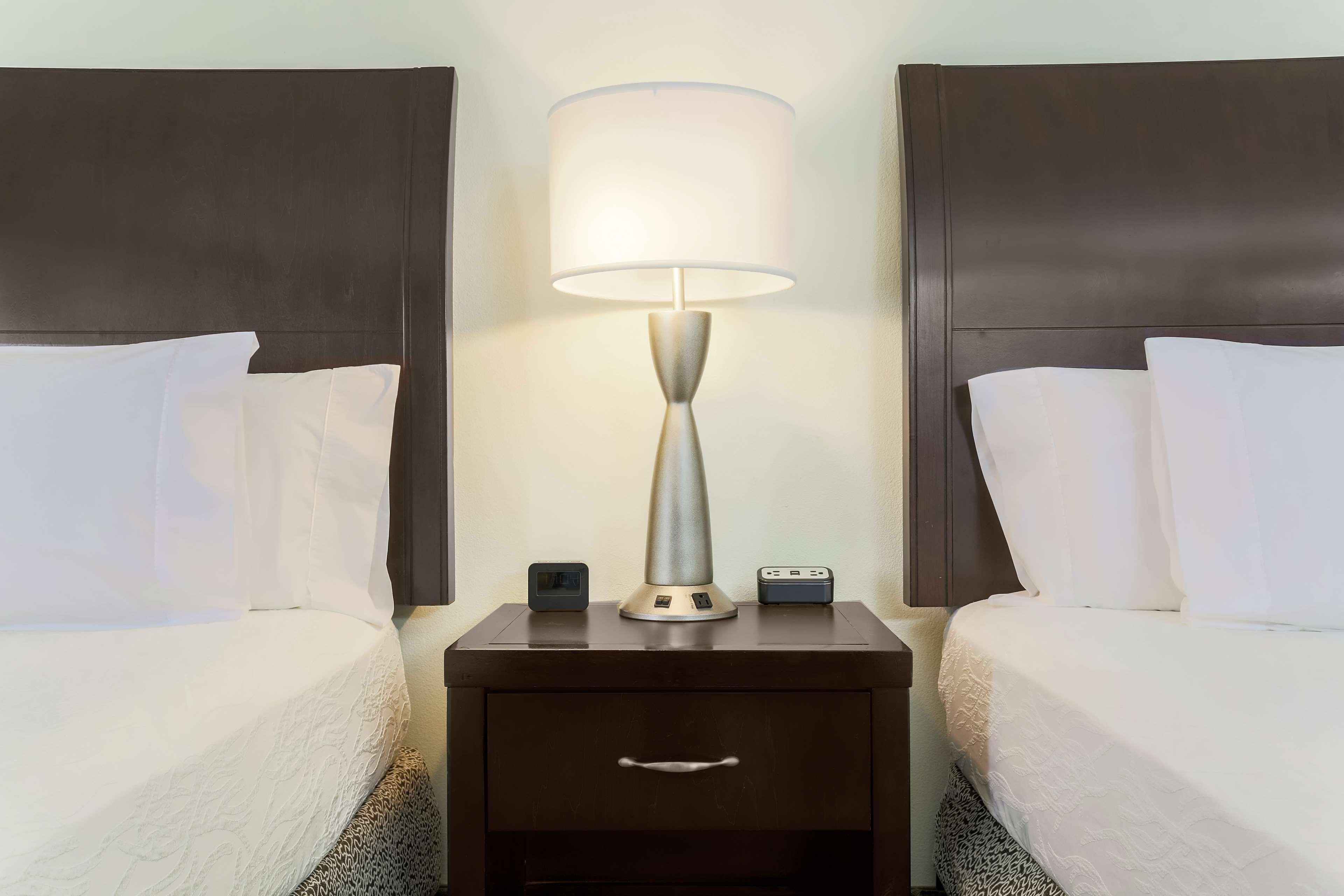 Hilton Garden Inn Dallas Lewisville Exterior photo