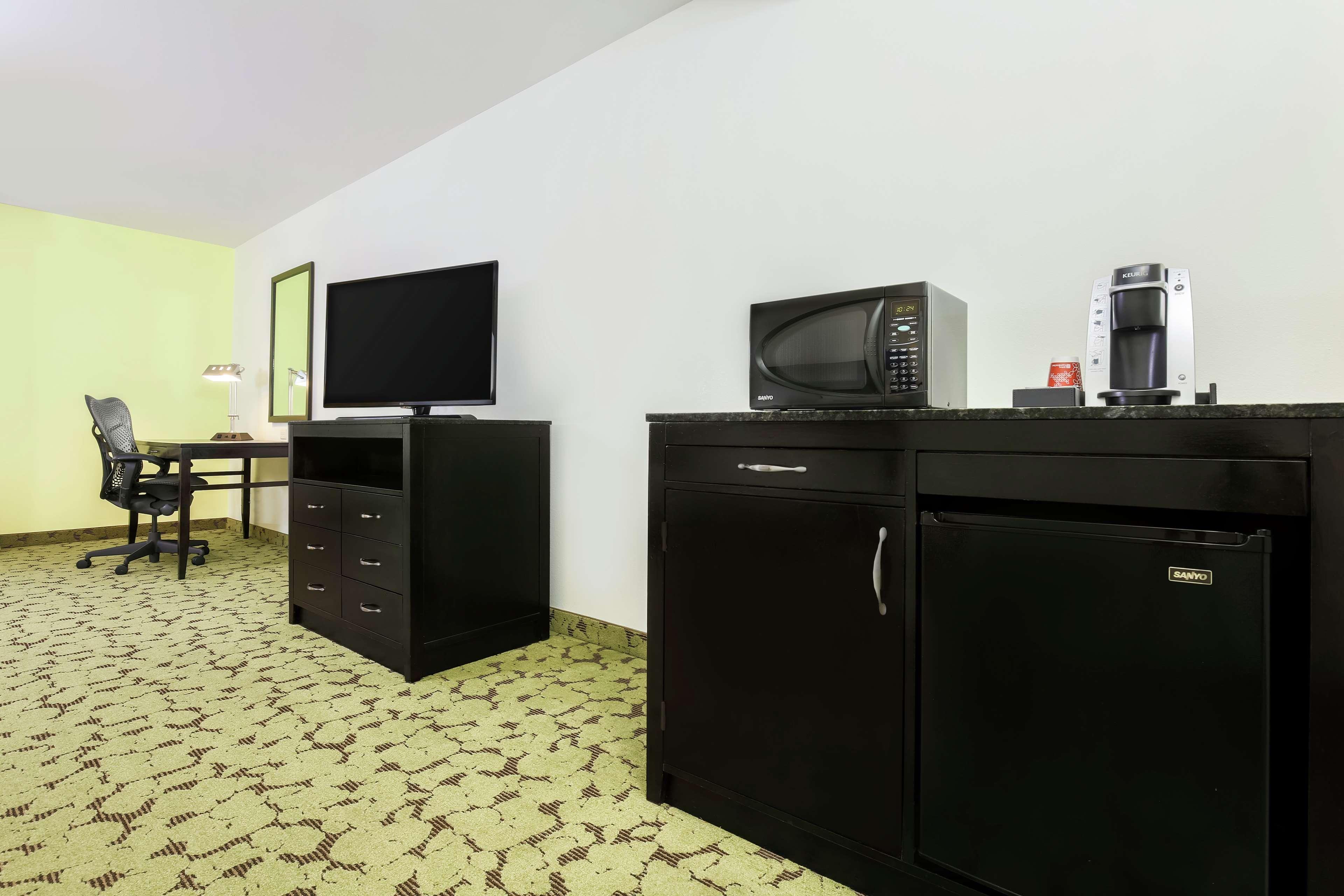 Hilton Garden Inn Dallas Lewisville Exterior photo
