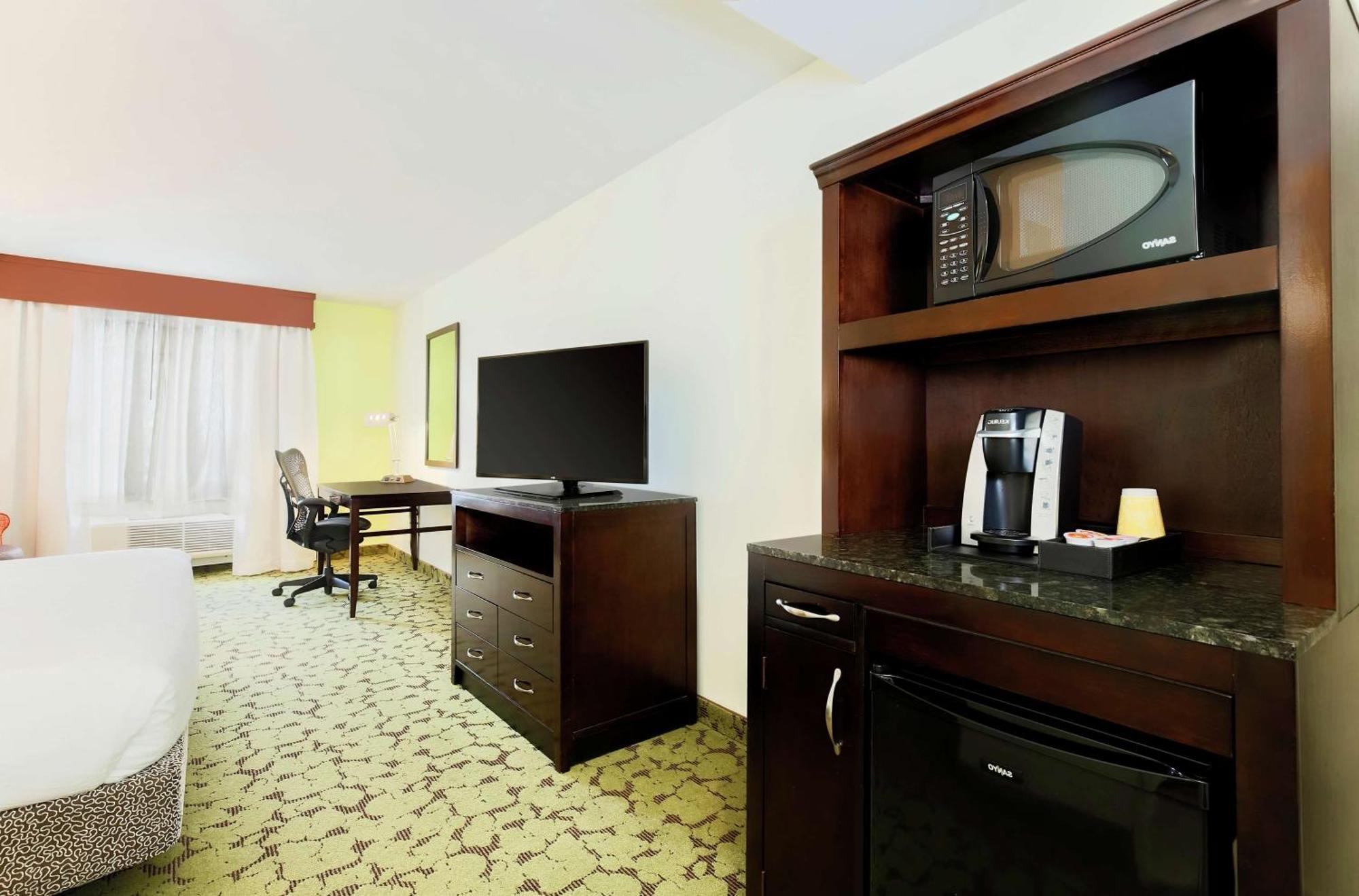 Hilton Garden Inn Dallas Lewisville Exterior photo