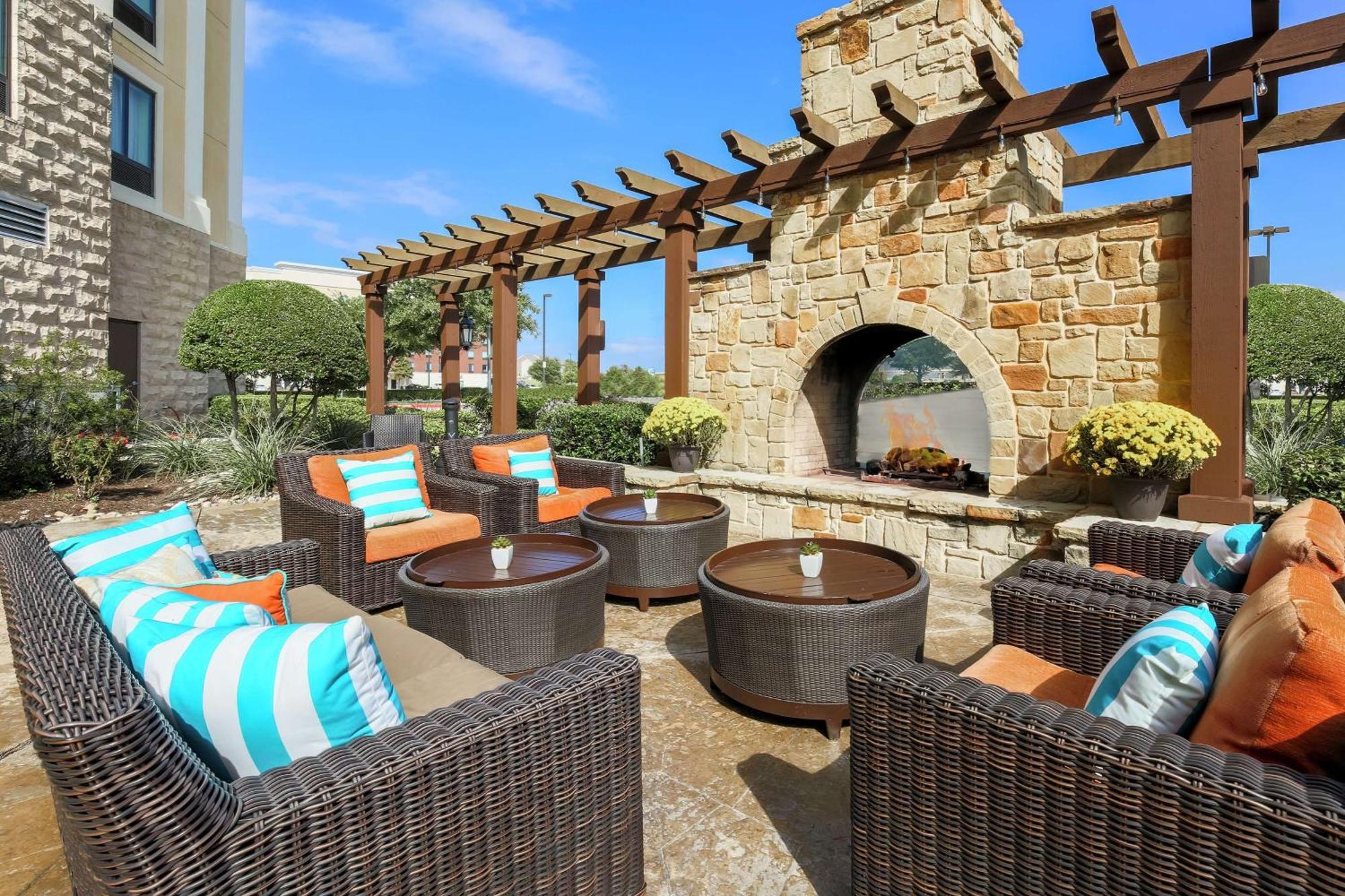 Hilton Garden Inn Dallas Lewisville Exterior photo